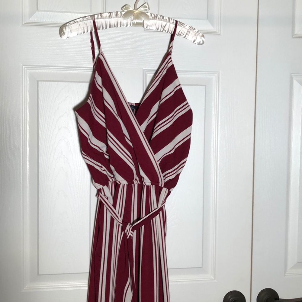 Rue 21 jumper size large burgundy and cream.  G2